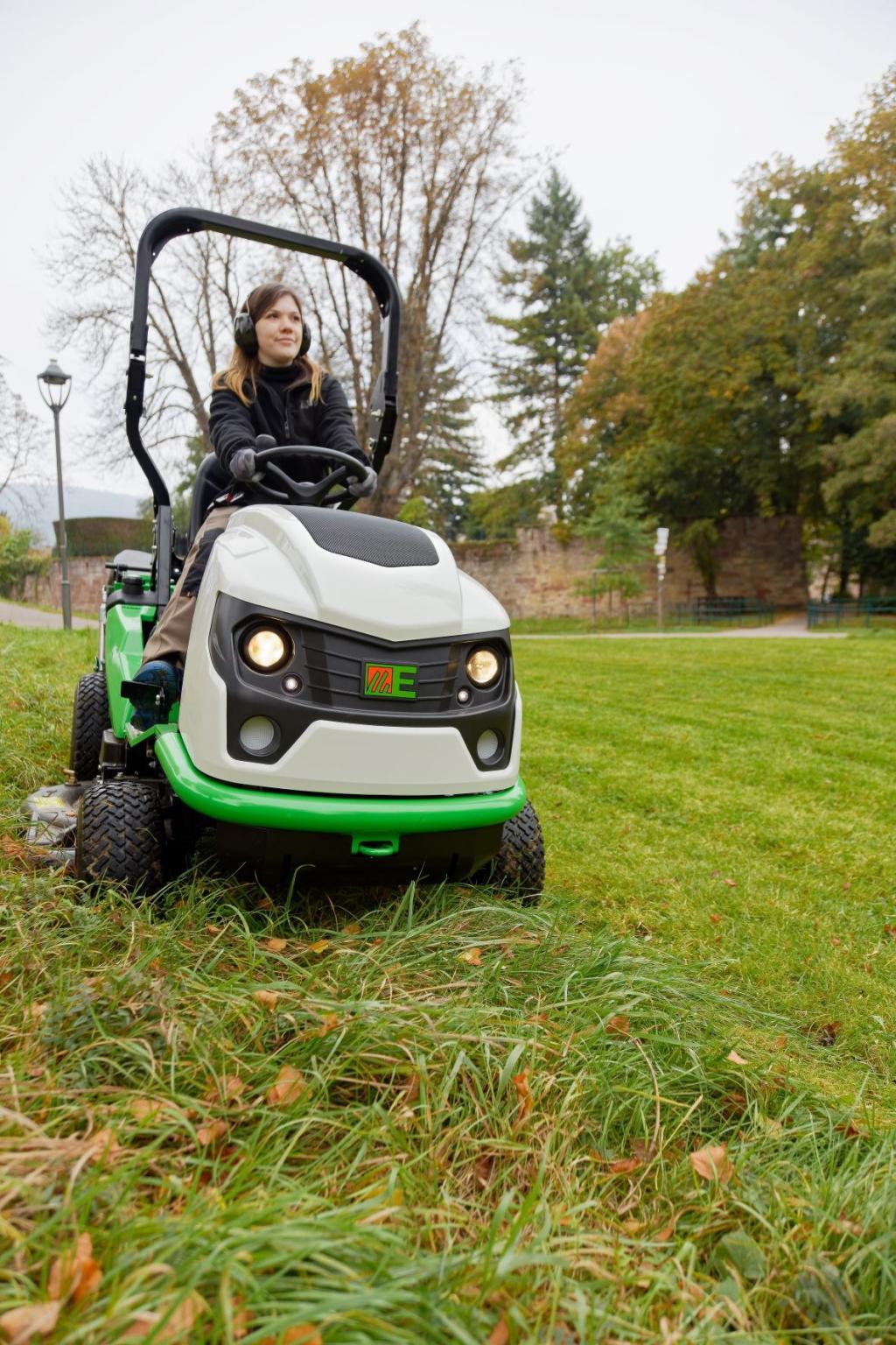 HYDRO 100 MK124 Ride on mowers Etesia