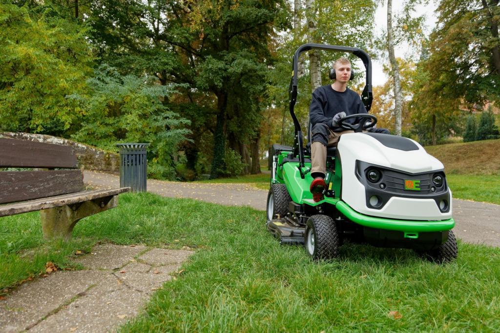 HYDRO 100 MK124 Ride on mowers Etesia