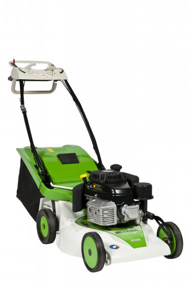 Lawnmowers New Duocut 53, a three-in-one mower