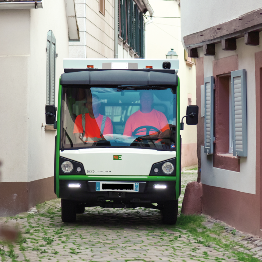 et lander narrow street